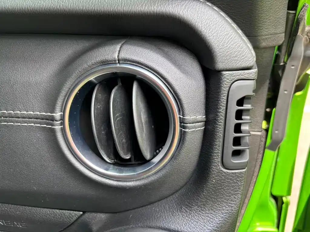 Jeep Wrangler — фото 29