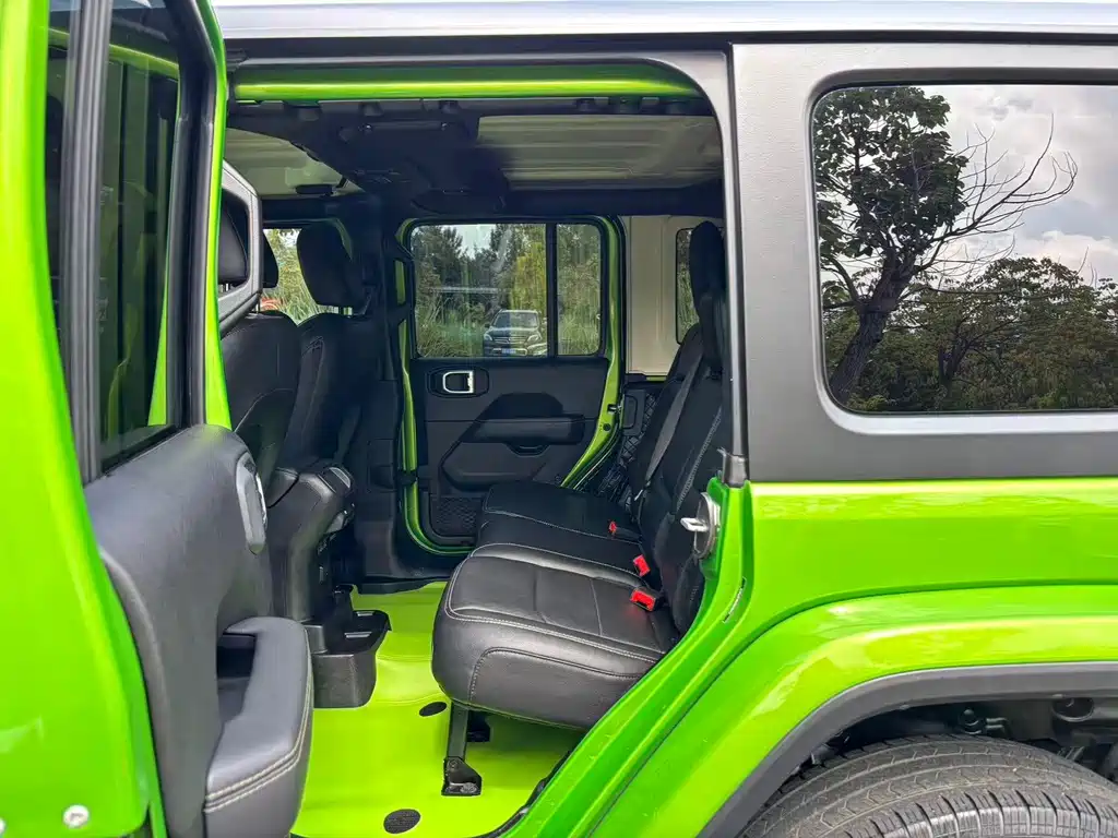 Jeep Wrangler — фото 8