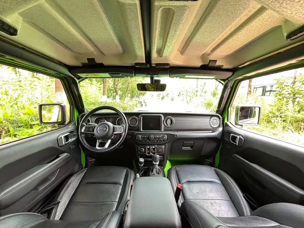 Jeep Wrangler — фото 9