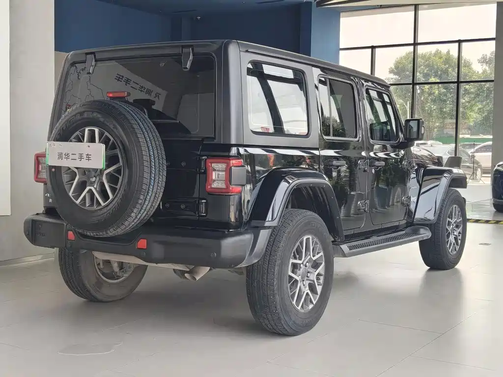 Jeep Wrangler — фото 5