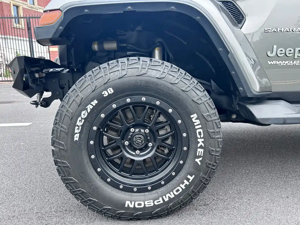 Jeep Wrangler — фото 17