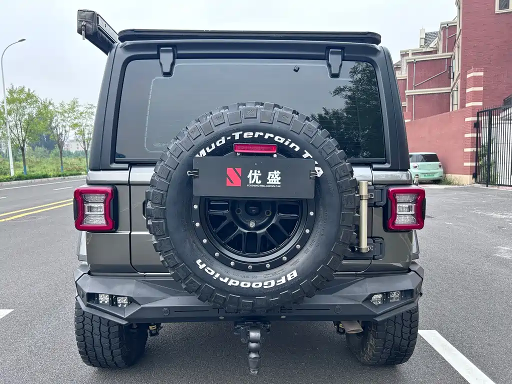 Jeep Wrangler — фото 6