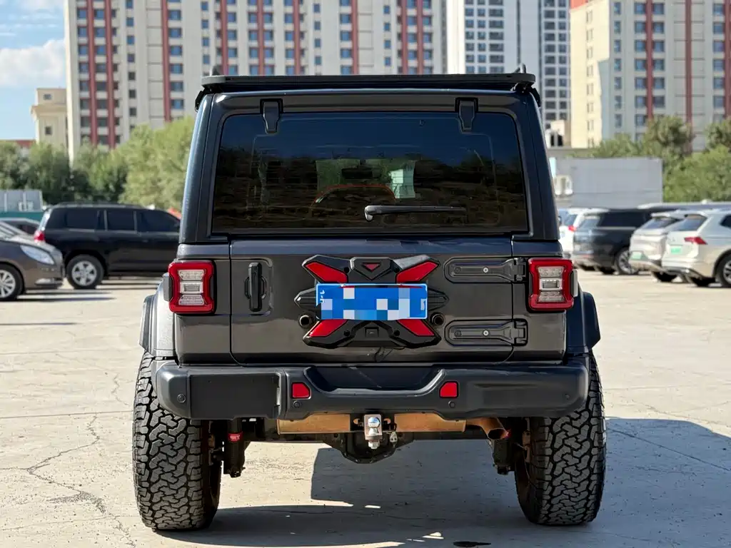 Jeep Wrangler — фото 7