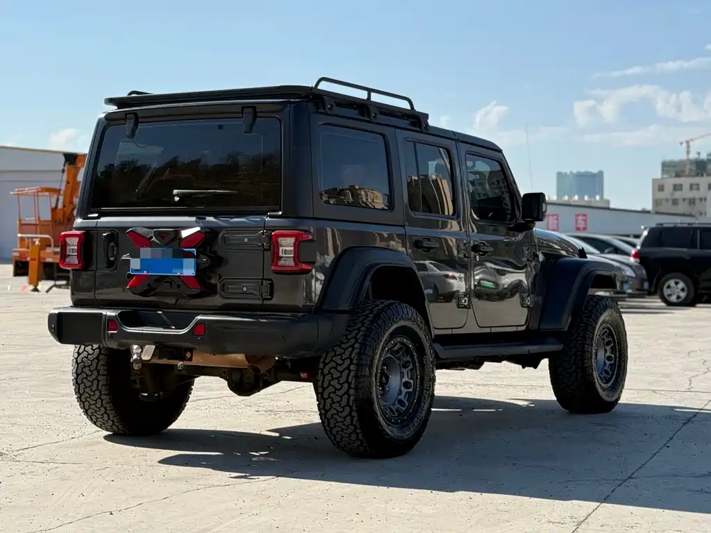 Jeep Wrangler — фото 8