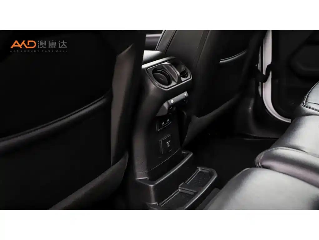 Jeep Wrangler — фото 9