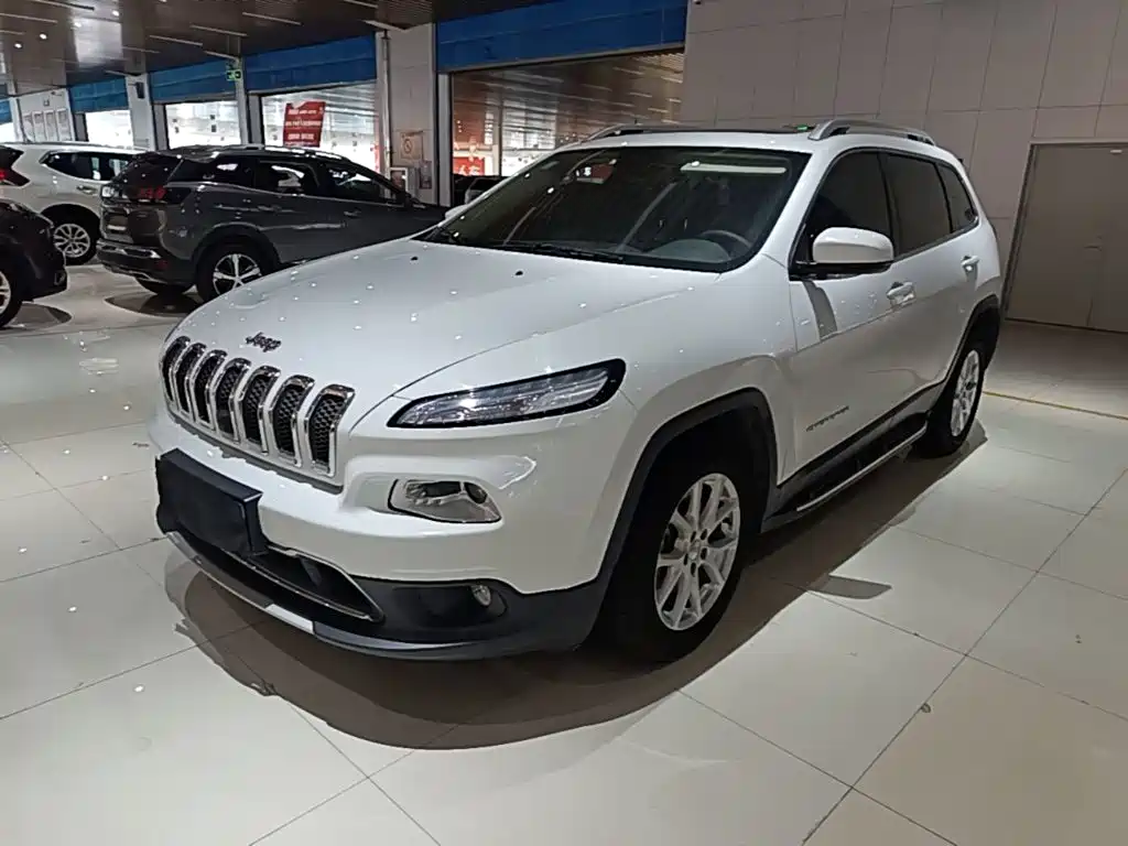Jeep Cherokee — фото 2
