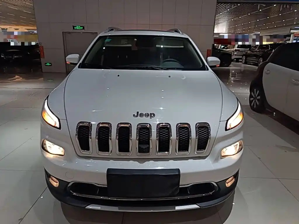 Jeep Cherokee — фото 3