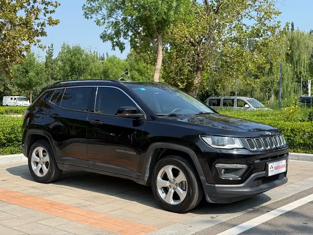 Jeep Compass — фото 3