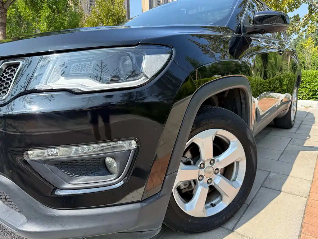 Jeep Compass — фото 4