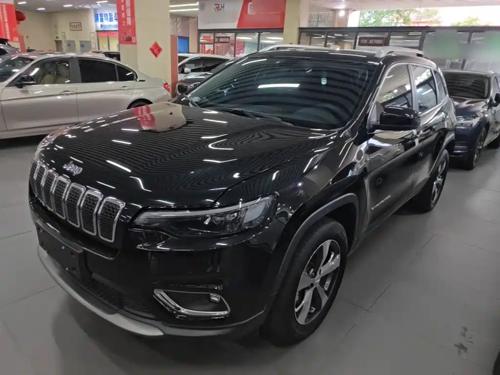 Jeep Cherokee — фото 2