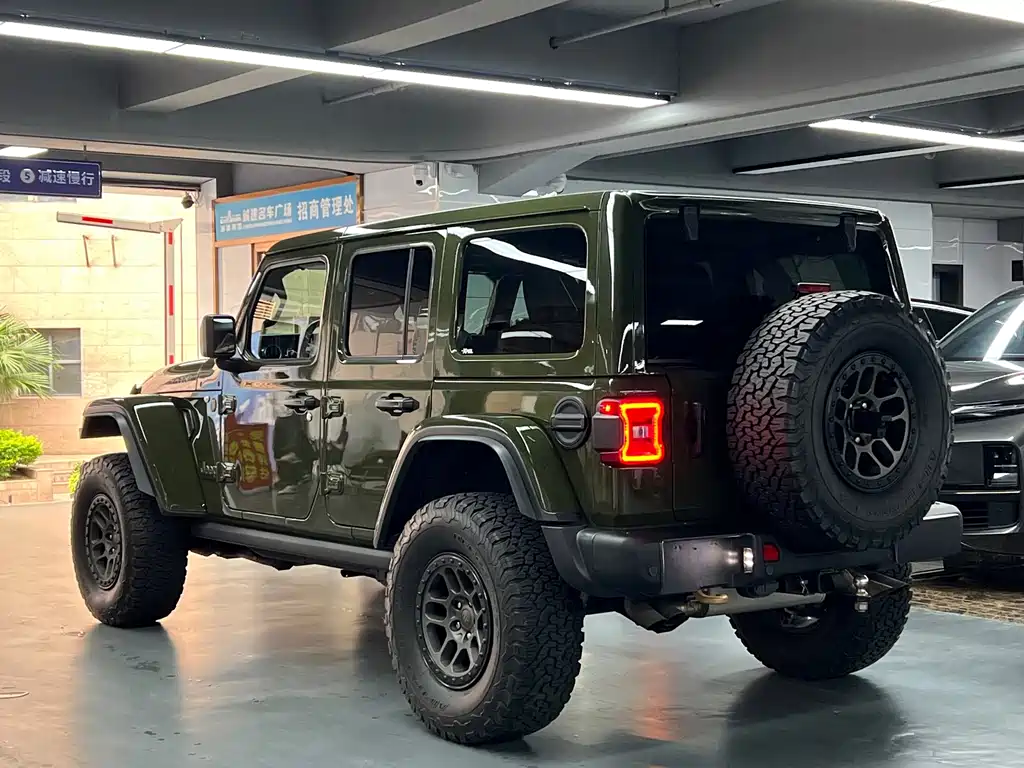 Jeep Wrangler — фото 5