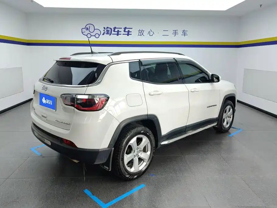 Jeep Compass — фото 3