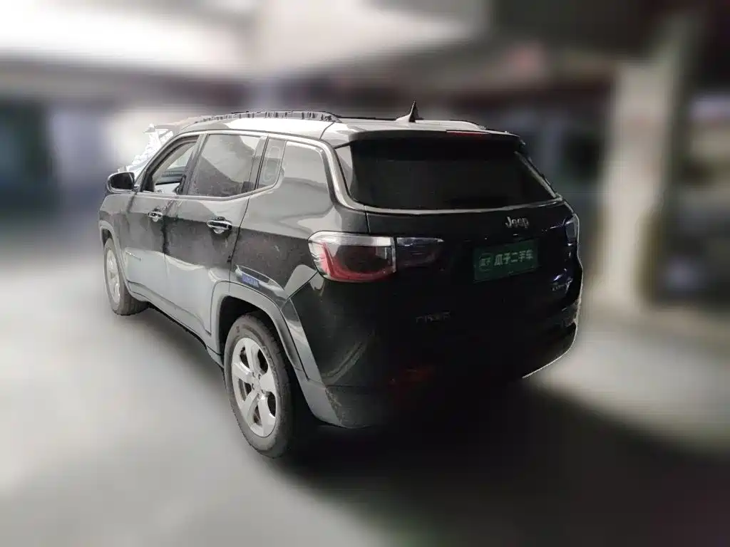 Jeep Compass — фото 25