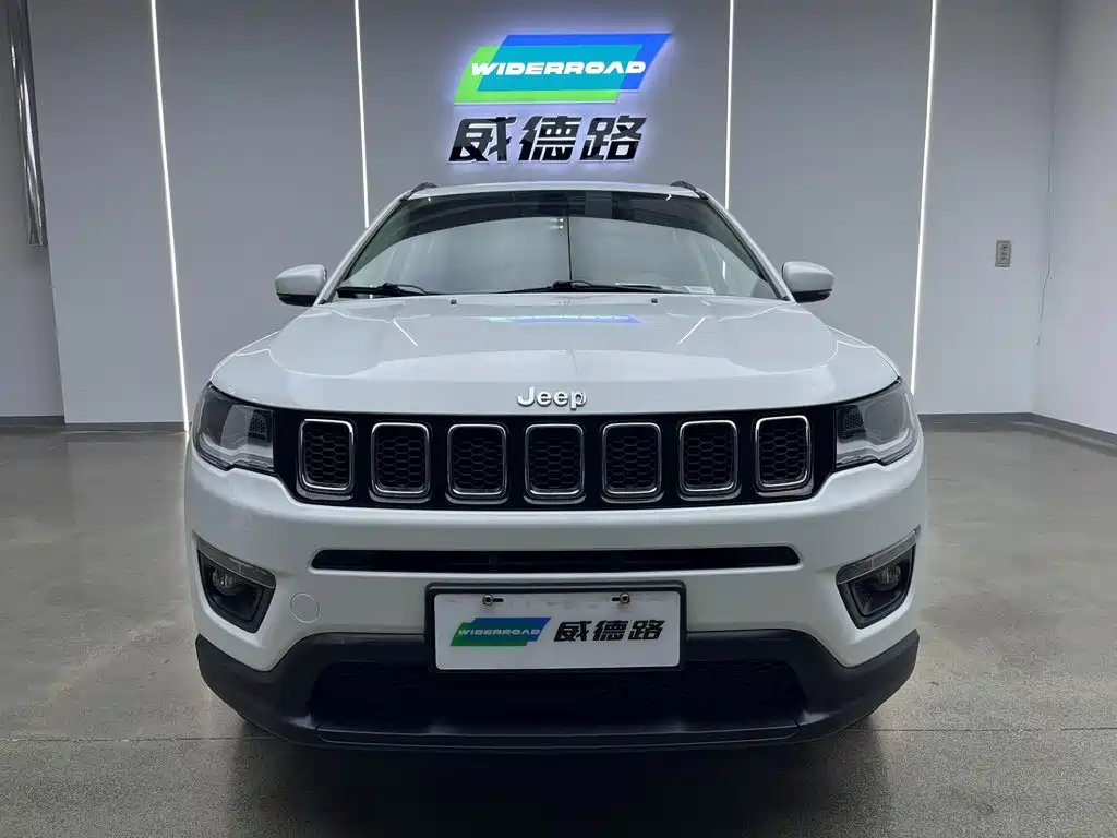 Jeep Compass — фото 2