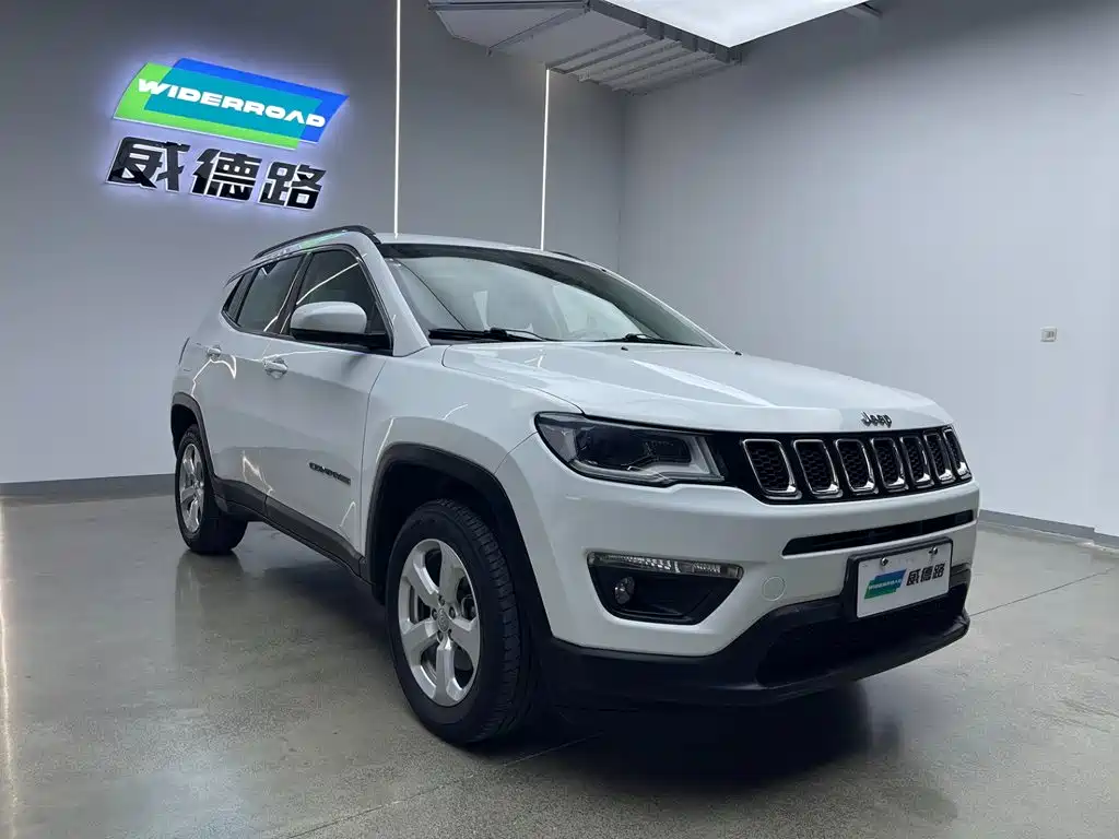 Jeep Compass — фото 3