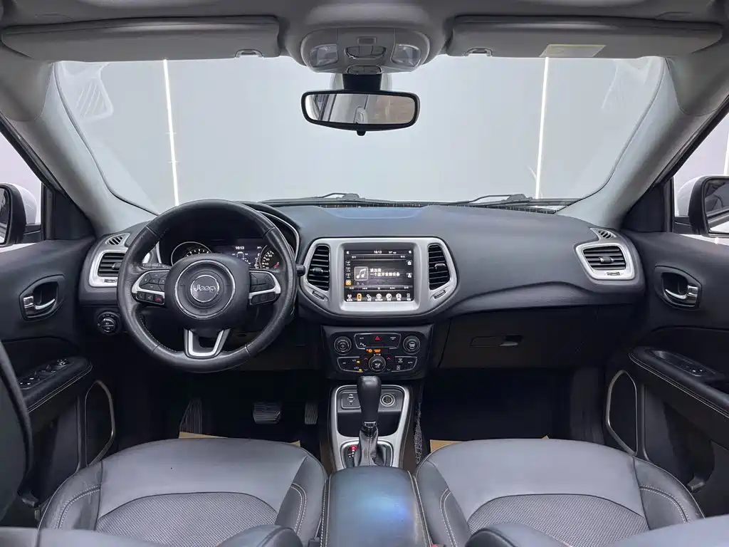 Jeep Compass — фото 21