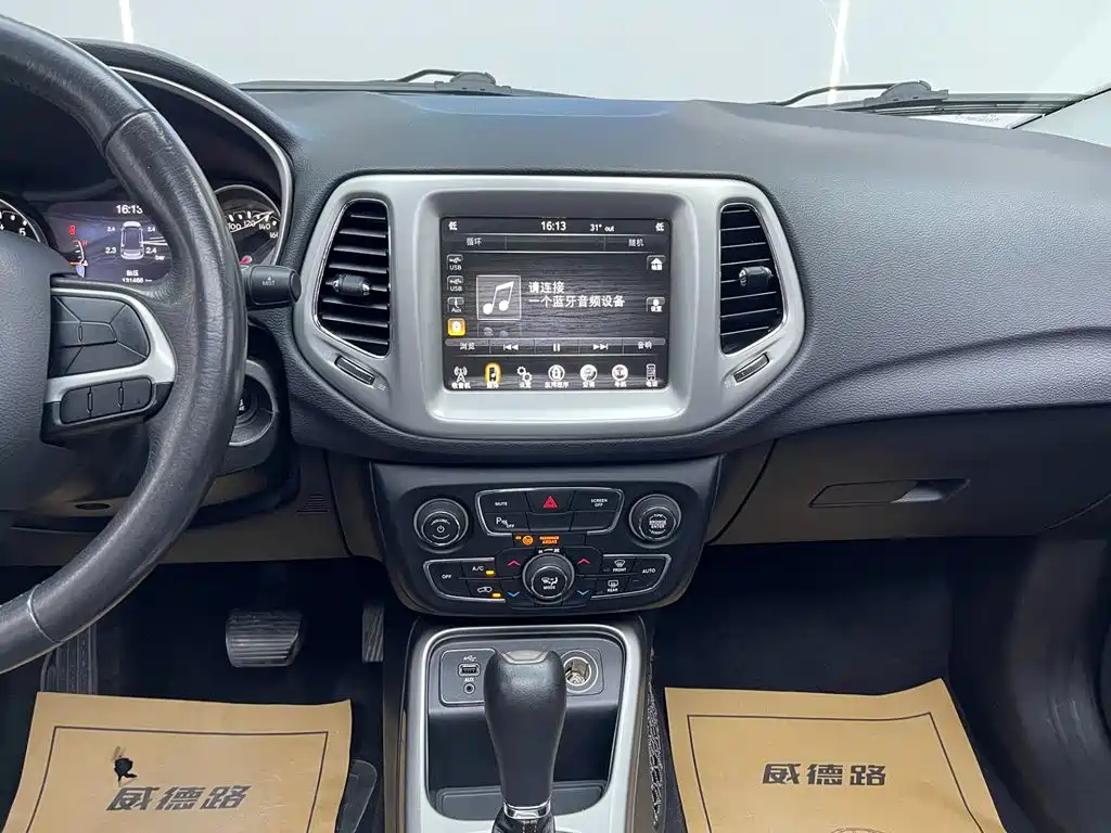 Jeep Compass — фото 25
