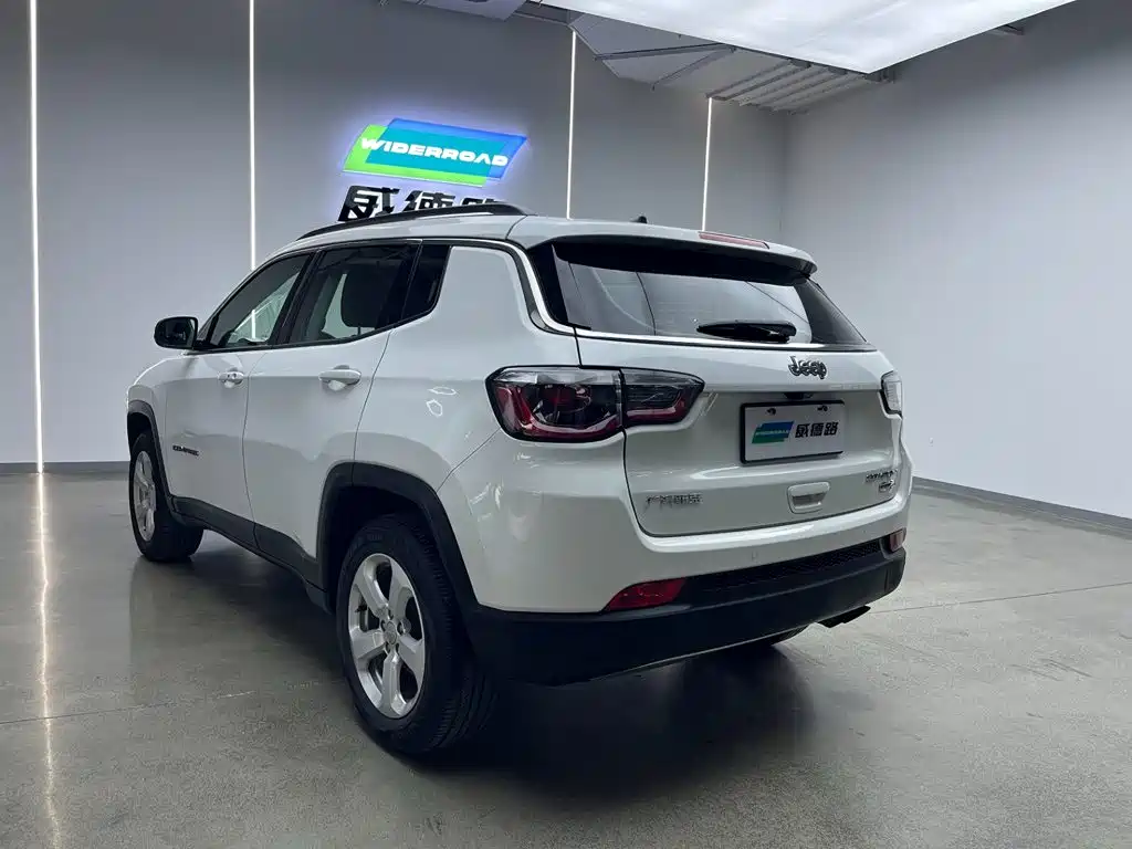 Jeep Compass — фото 4
