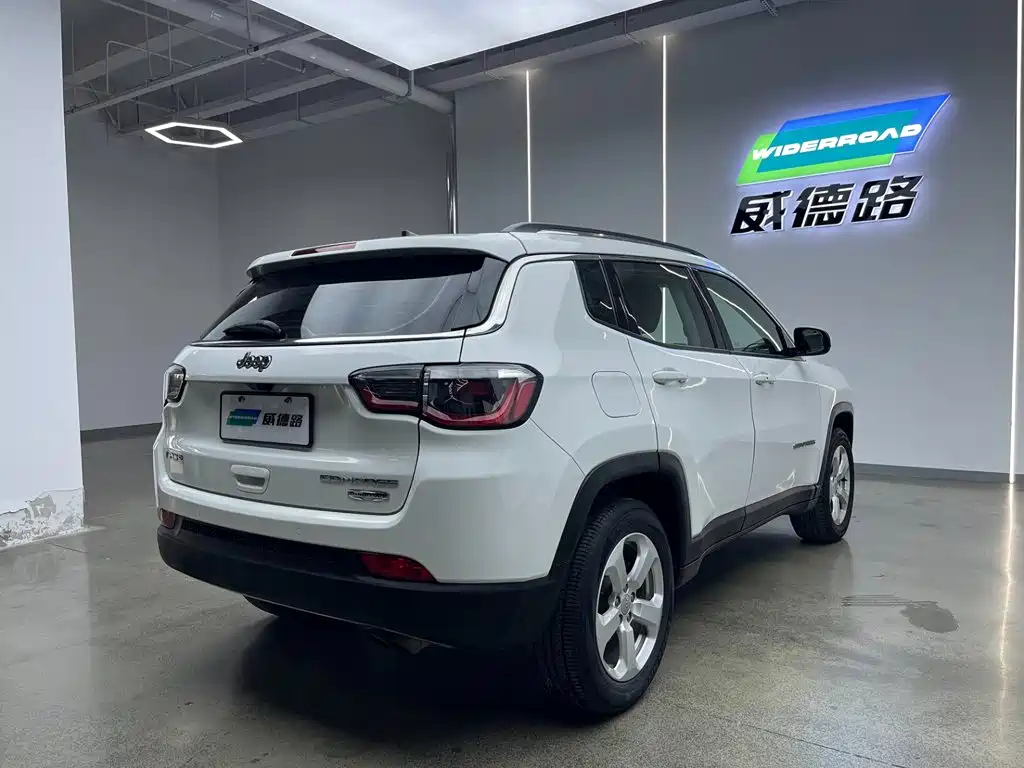Jeep Compass — фото 7