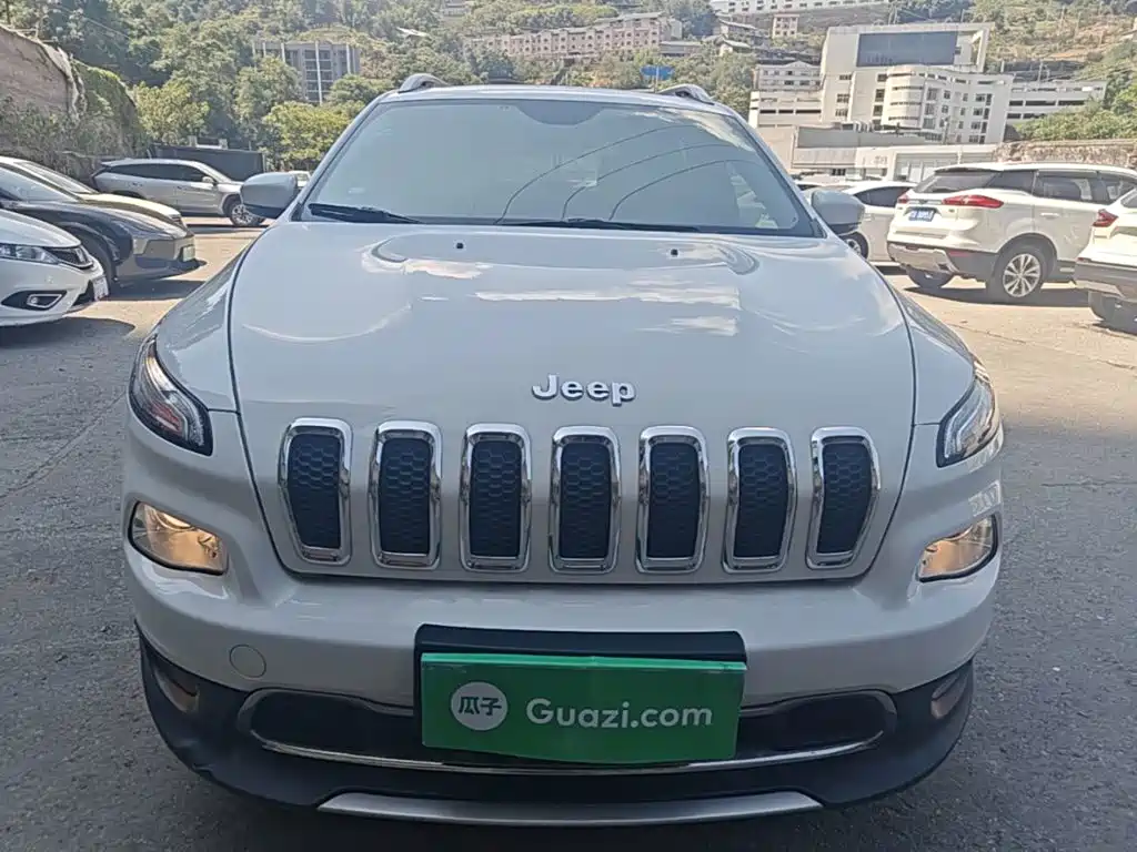 Jeep Cherokee — фото 3