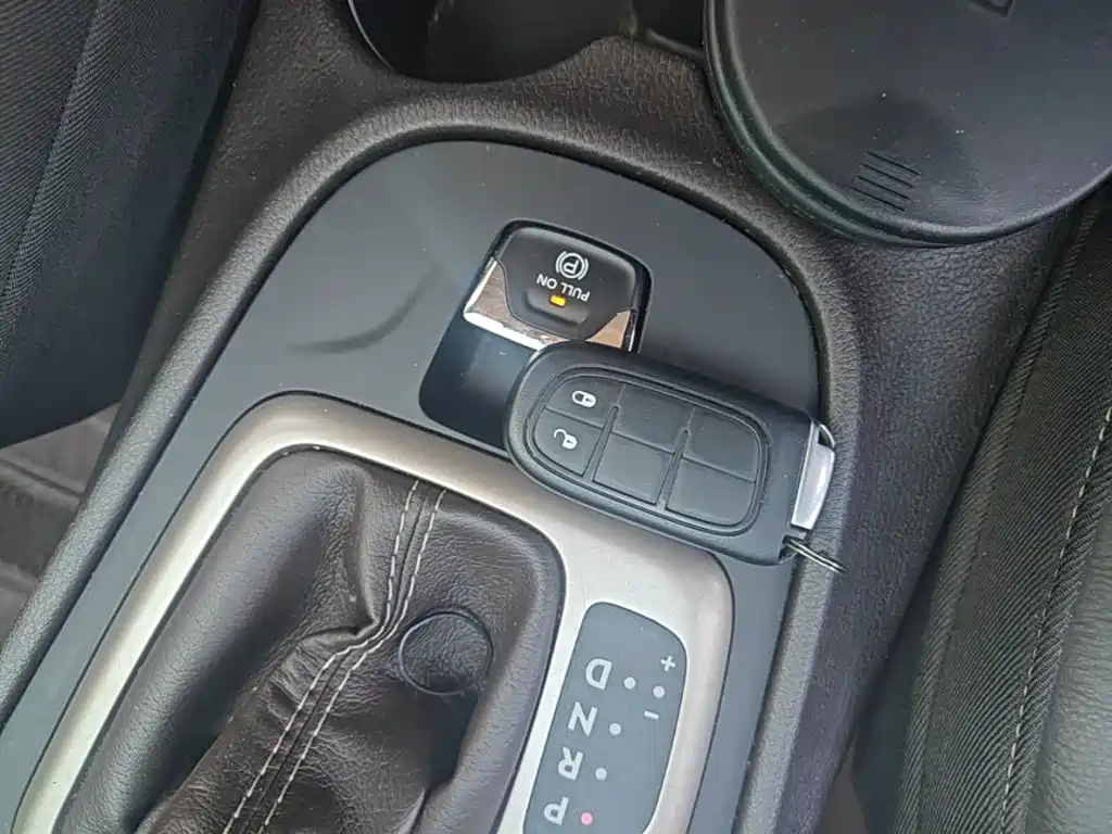 Jeep Cherokee — фото 9