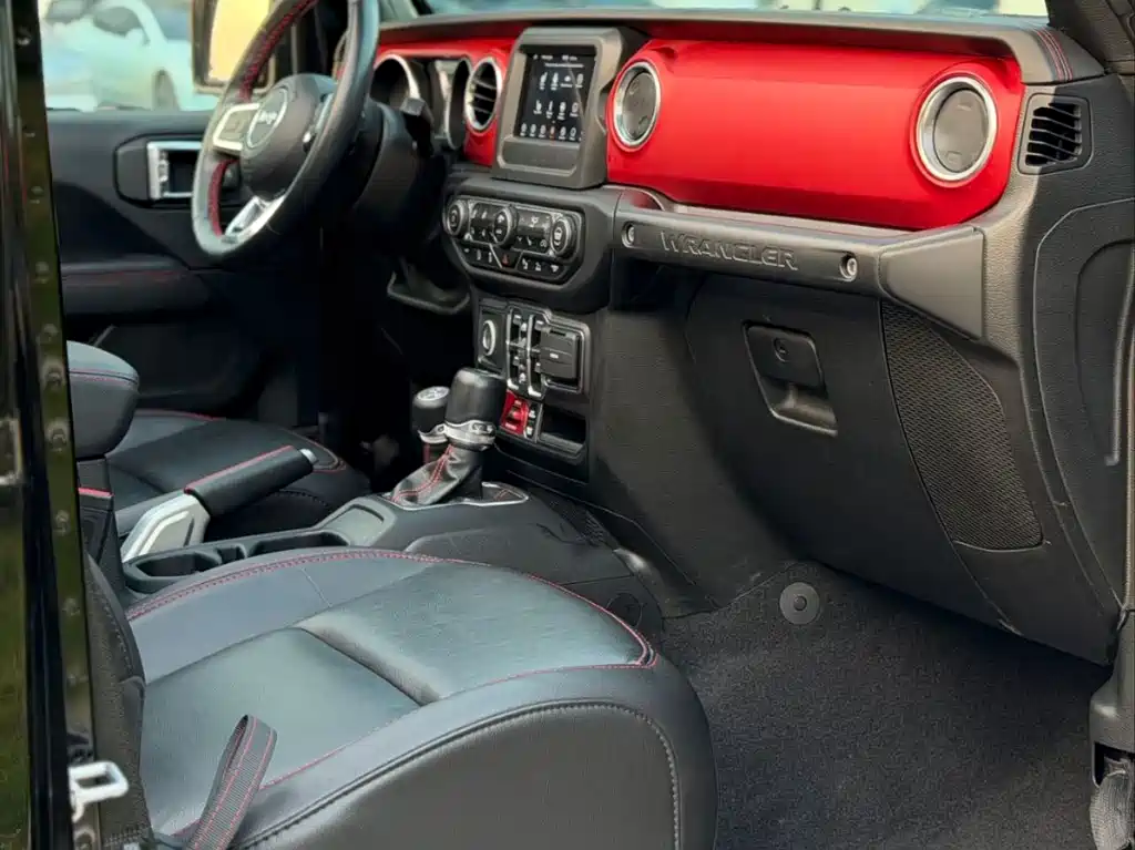 Jeep Wrangler — фото 10