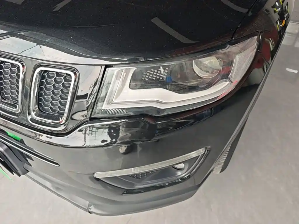 Jeep Compass — фото 18