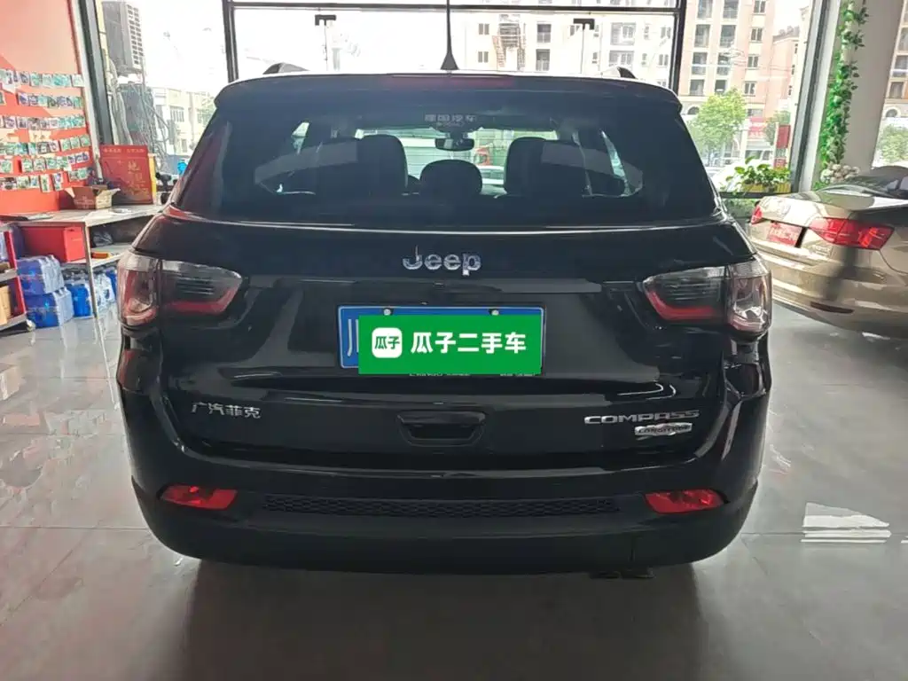 Jeep Compass — фото 4