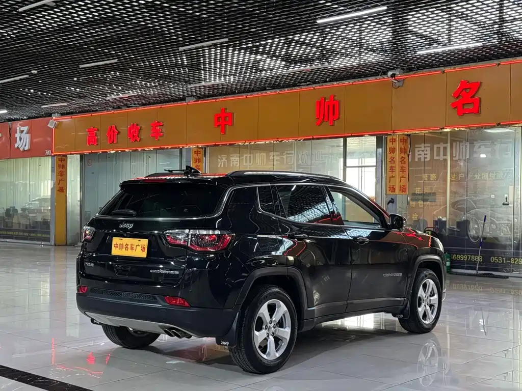 Jeep Compass — фото 4