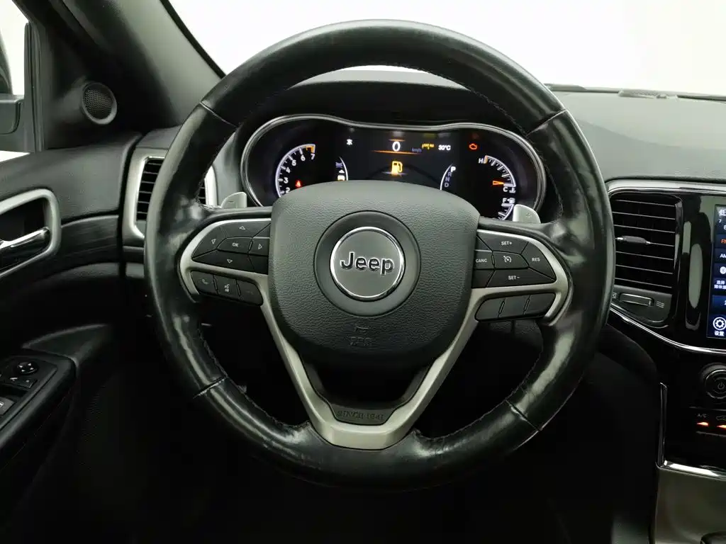 Jeep Grand Cherokee (Import) — фото 11