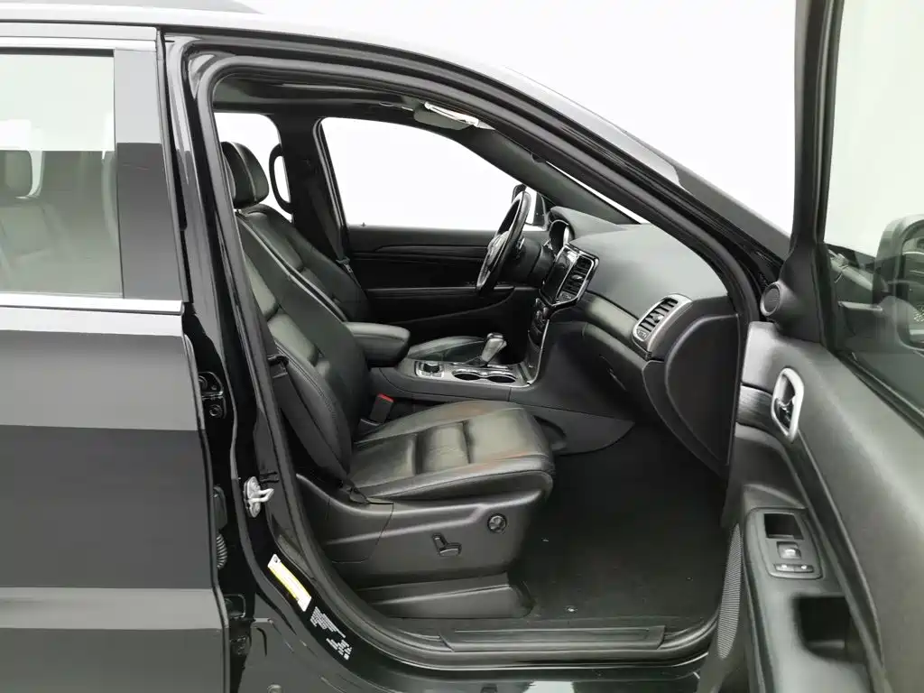 Jeep Grand Cherokee (Import) — фото 23