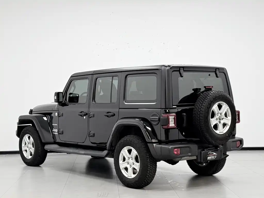 Jeep Wrangler — фото 5