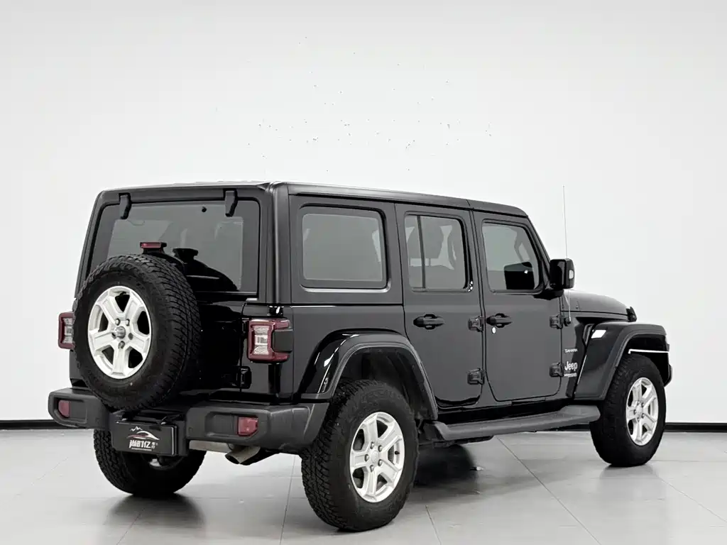 Jeep Wrangler — фото 6