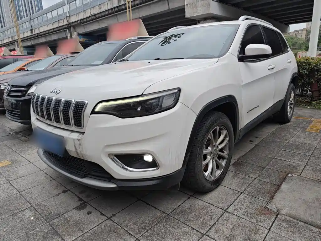 Jeep Cherokee — фото 2