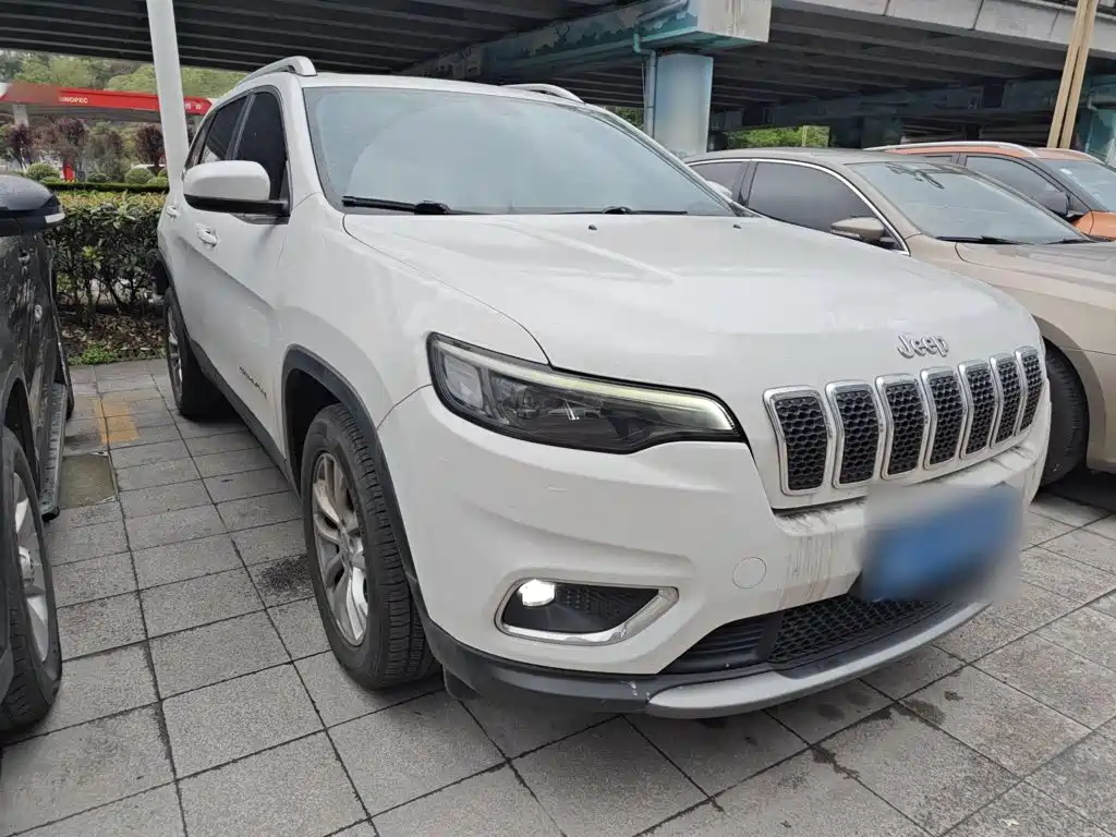 Jeep Cherokee — фото 22