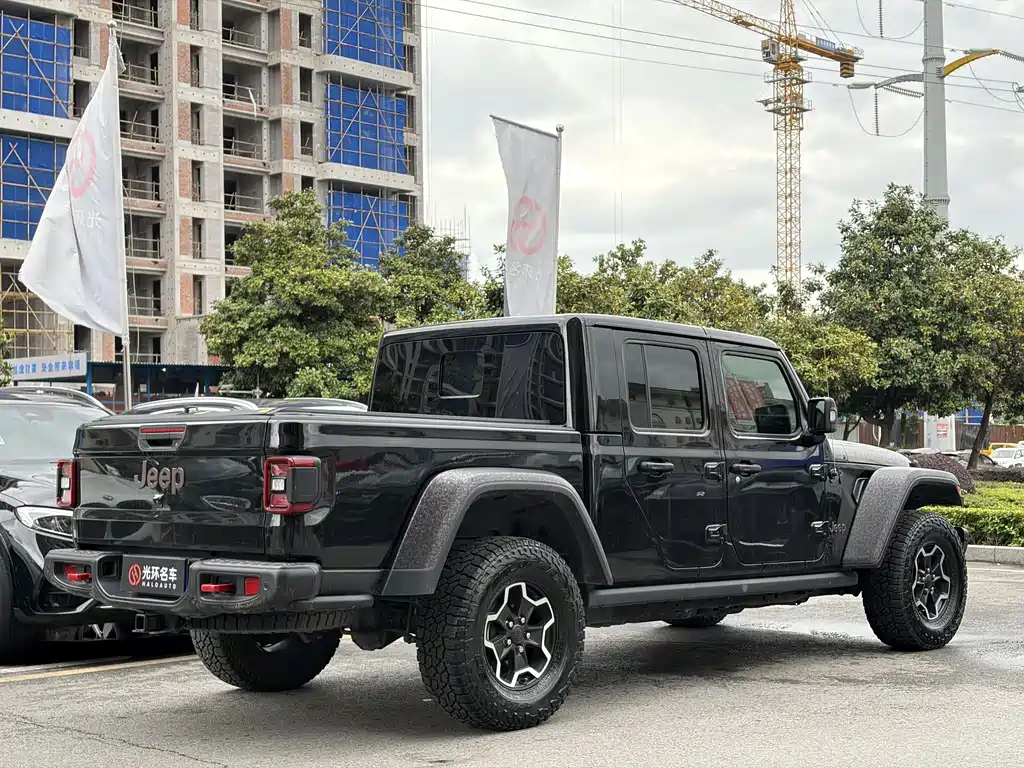 Jeep Gladiator — фото 7