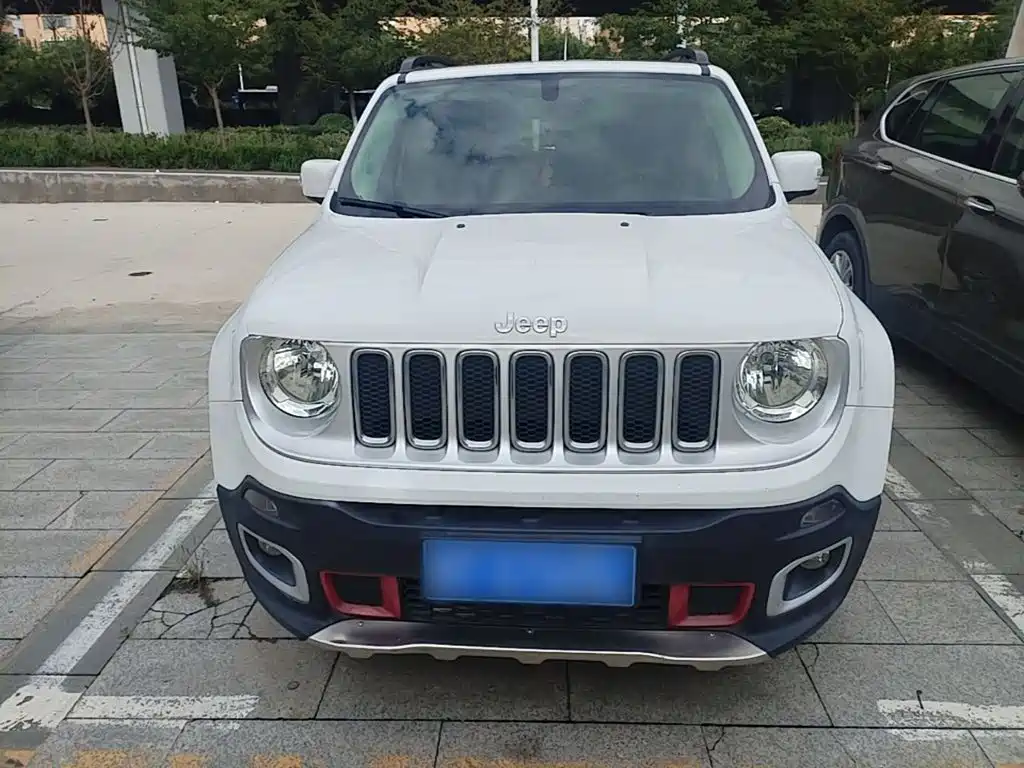 Jeep Renegade — фото 3