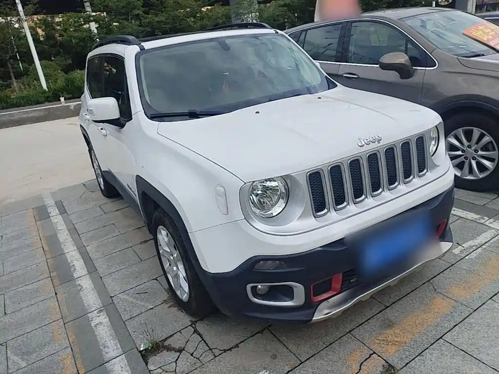 Jeep Renegade — фото 4