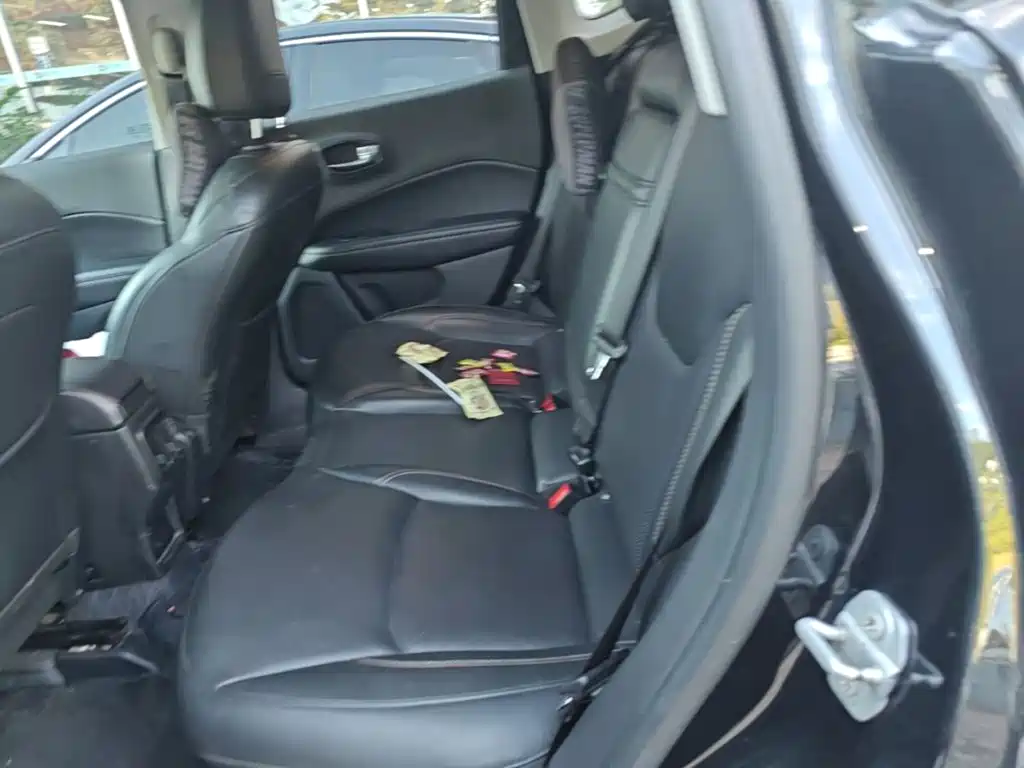 Jeep Compass — фото 17
