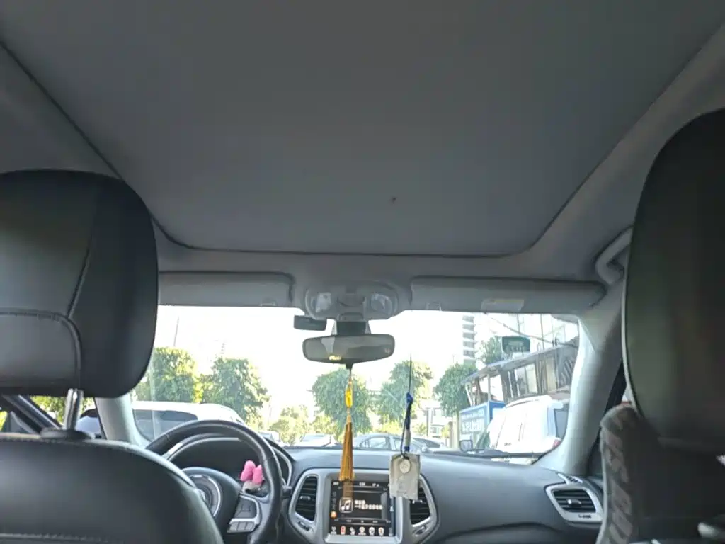 Jeep Compass — фото 18