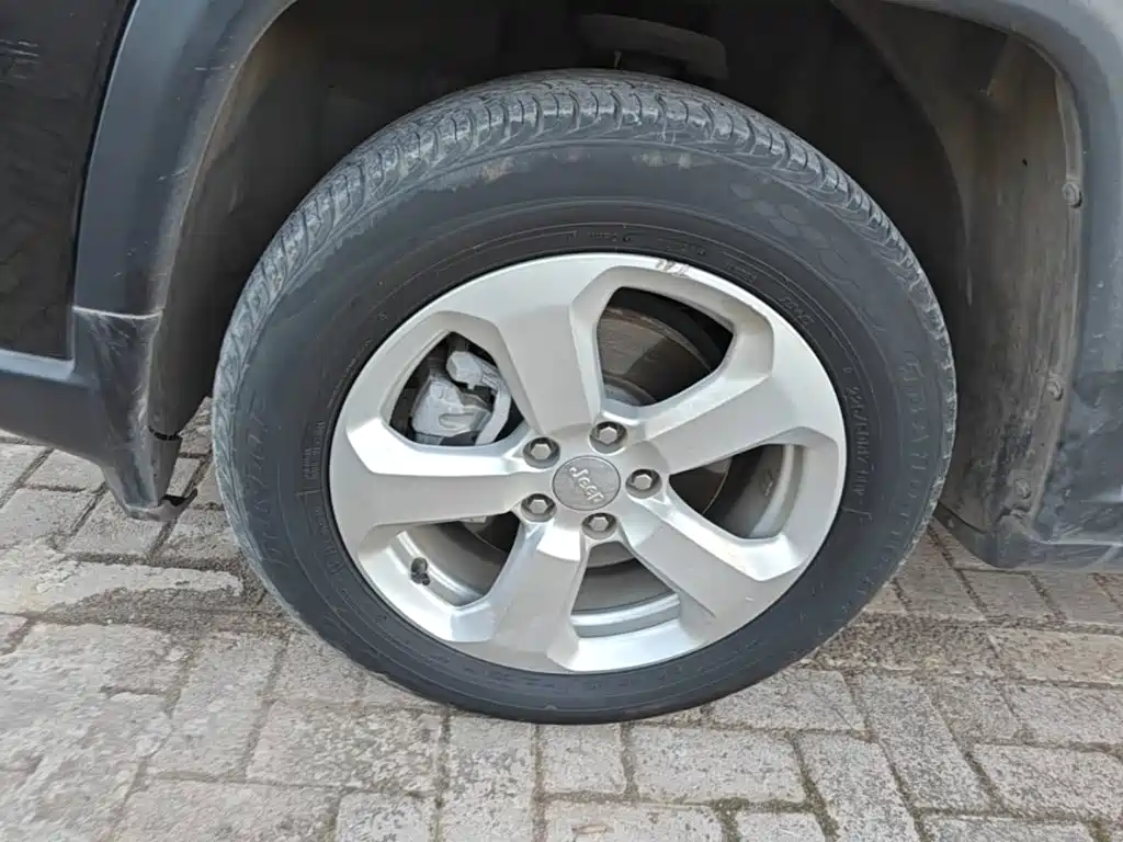 Jeep Compass — фото 23