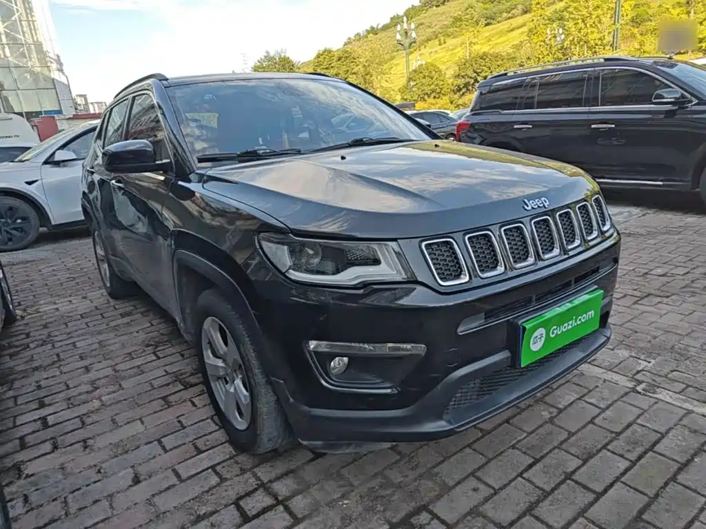Jeep Compass — фото 4