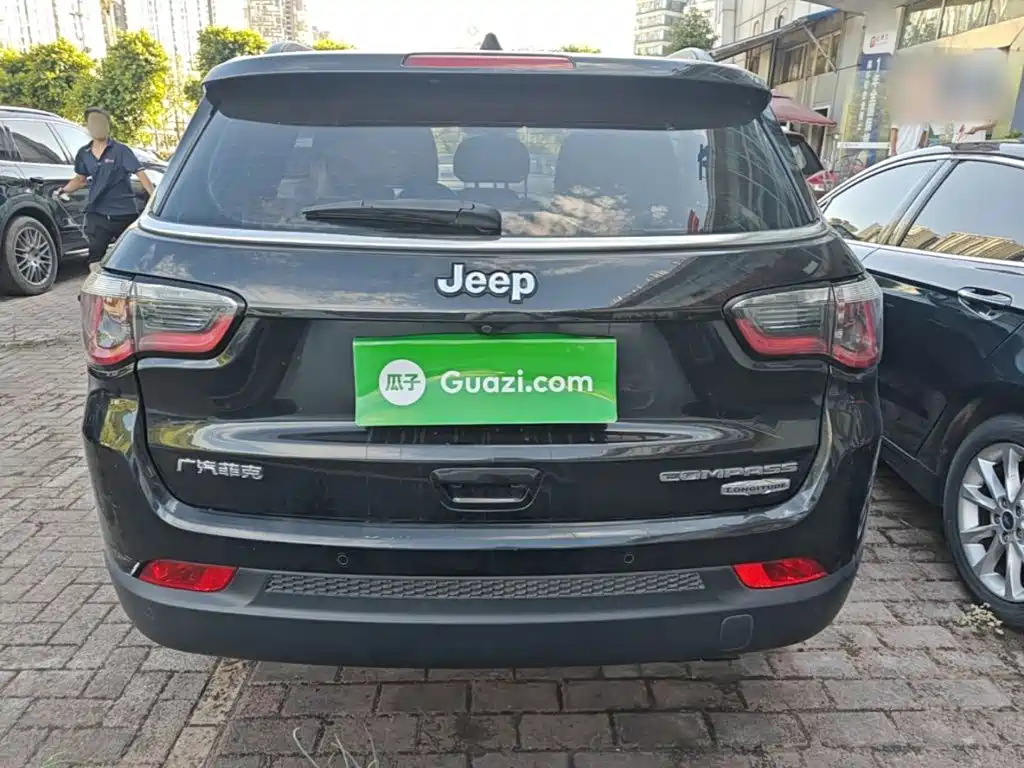 Jeep Compass — фото 6