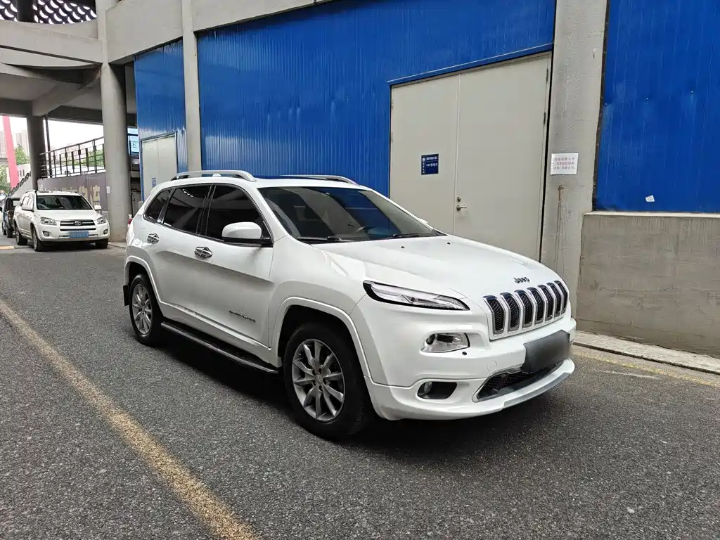 Jeep Cherokee — фото 3