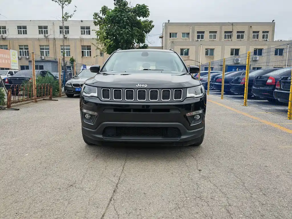 Jeep Compass — фото 2