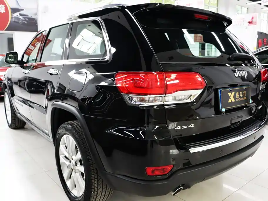 Jeep Grand Cherokee (Import) — фото 4
