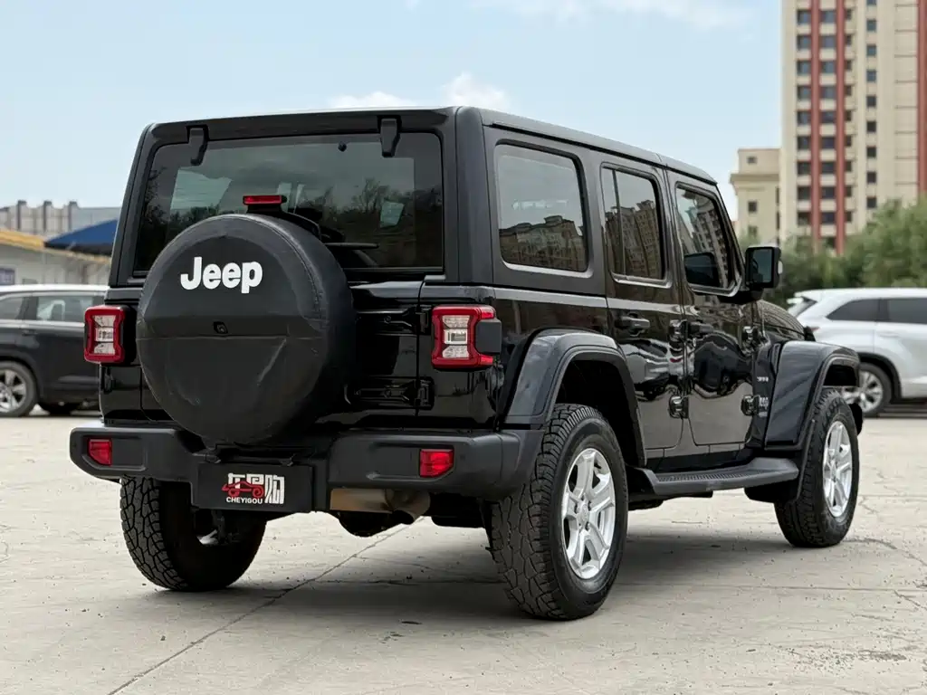 Jeep Wrangler — фото 8