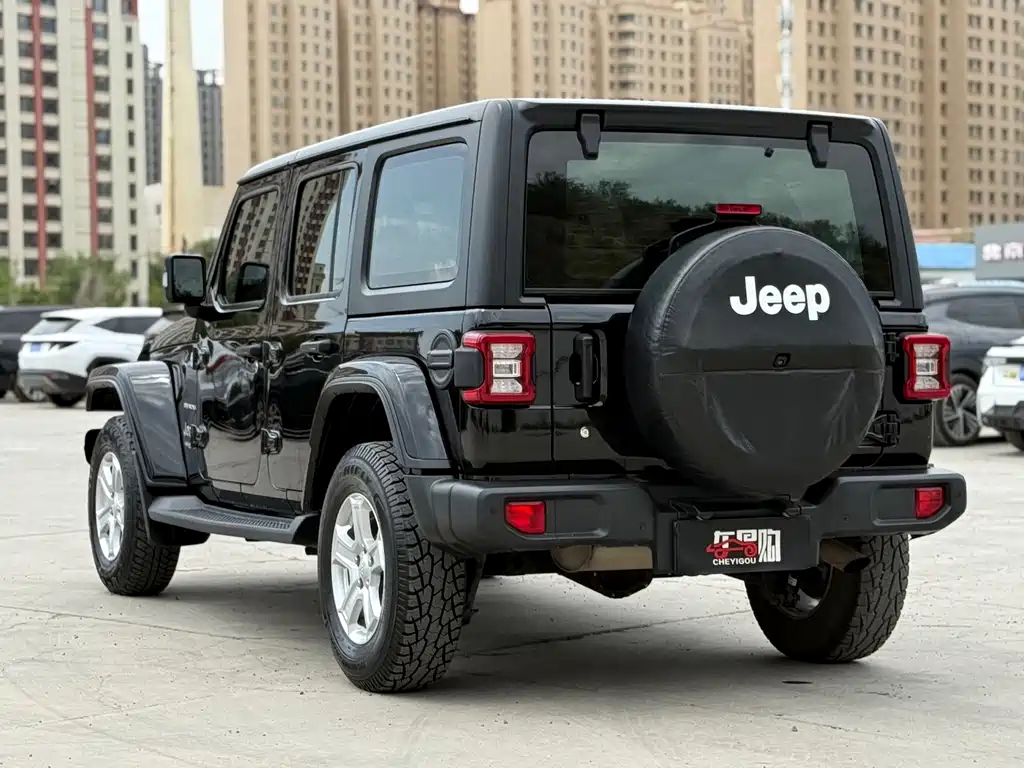 Jeep Wrangler — фото 9
