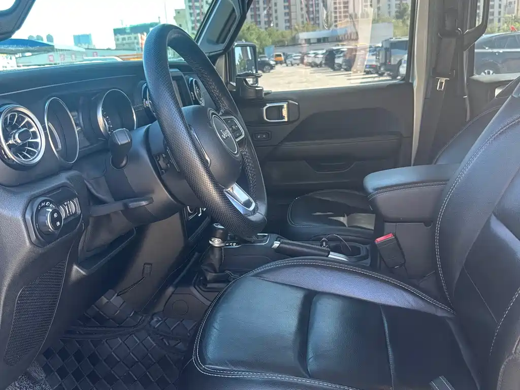 Jeep Wrangler — фото 4