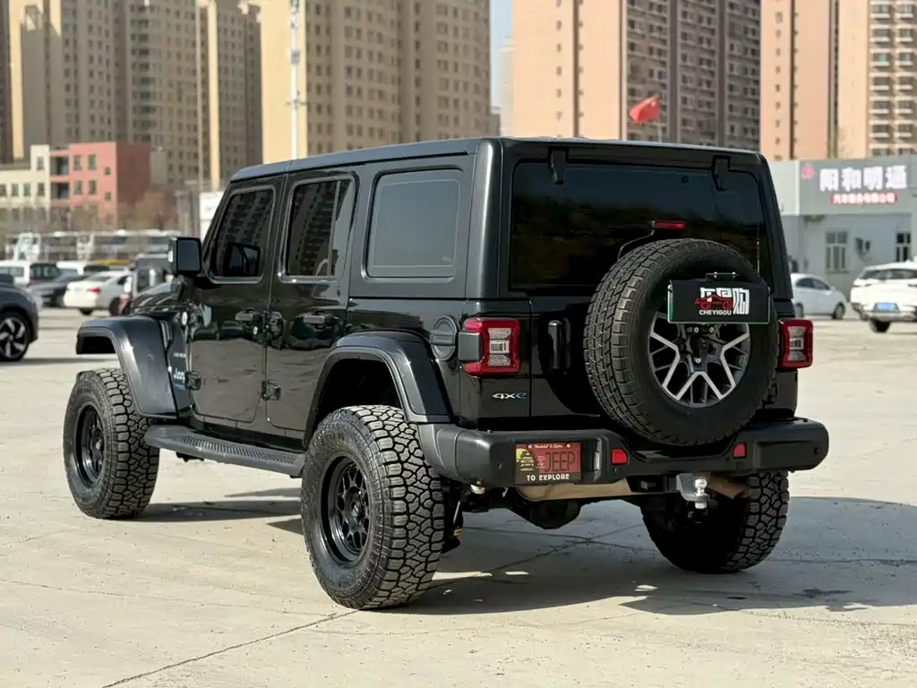 Jeep Wrangler PHEV — фото 9